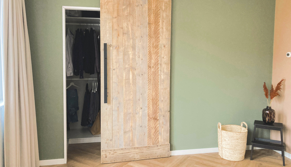 In 3 eenvoudige stappen een walk-in closet